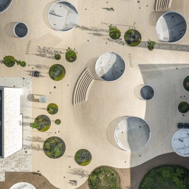 Karen Blixens Plads af Cobe har bl.a. vundet klimaprisen til Building Awards 2020. 20.000m2 med klima og biodiversitet.