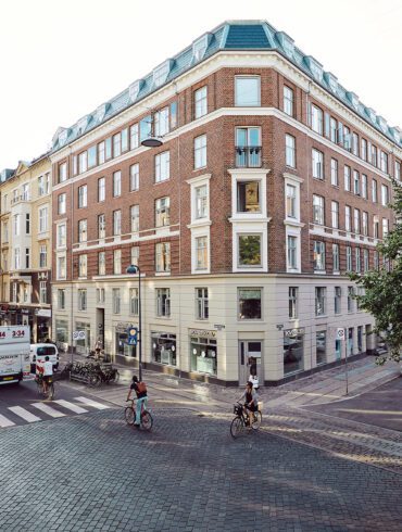 Du kan sikre sundt indeklima i en bæredygtig bolig og tilmed spare penge med Ventilationsfinduer fra Horn Group.